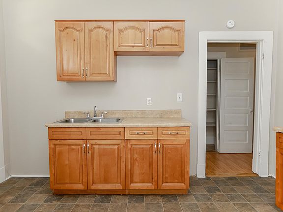 4th image of 1439 Moultrie Ave #4