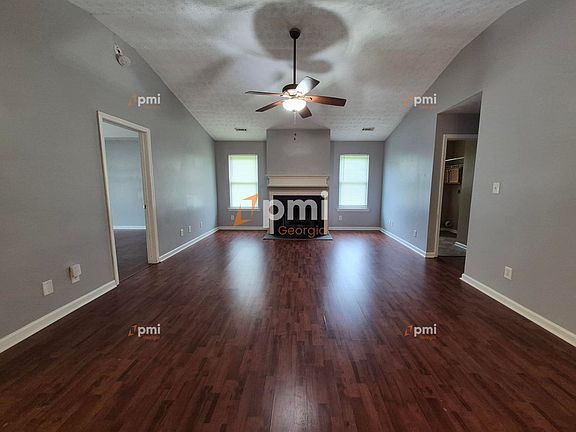 5th image of 2 Pelham Ct