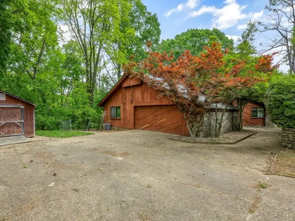 117 E Woodside Ln, Rogers, AR 72756