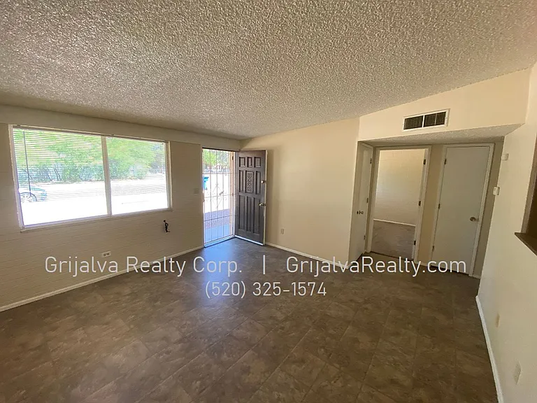 Duplex for Rent — Photo 2