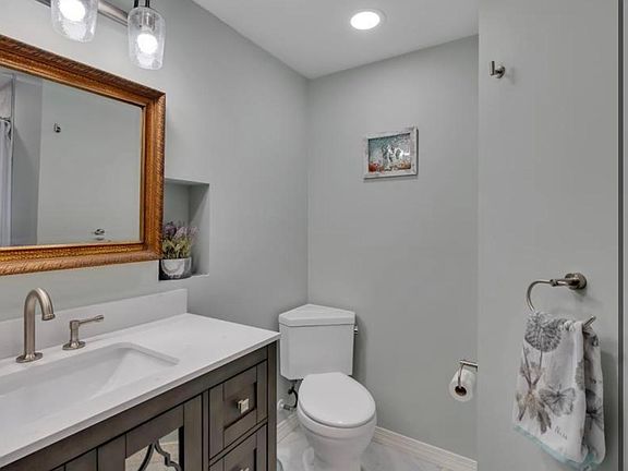 4th image of 370 E Fray St #1