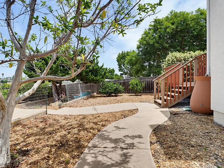 7134 Hybeth Dr — Photo 42