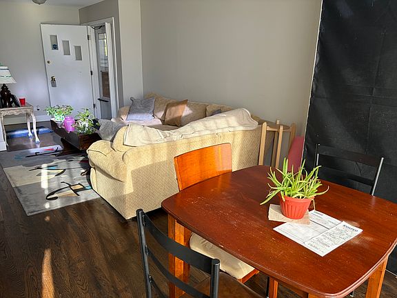 3rd image of 1006 S Grant Ave