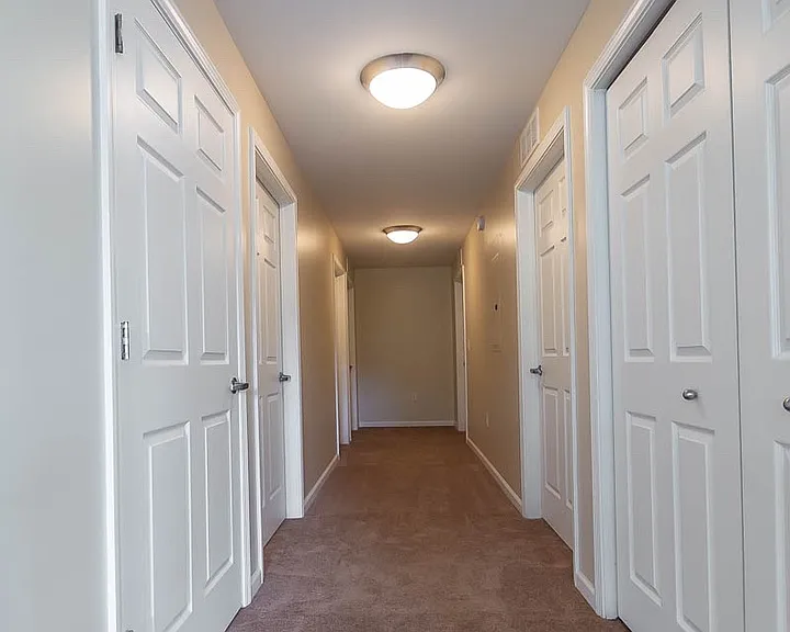 East Bay II Apartments — Photo 43