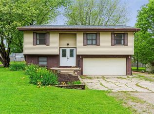 1300 Park Ave, Center Pt, IA 52213