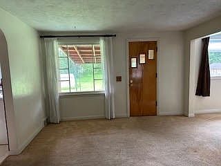 4th image of 211 Reese Ave