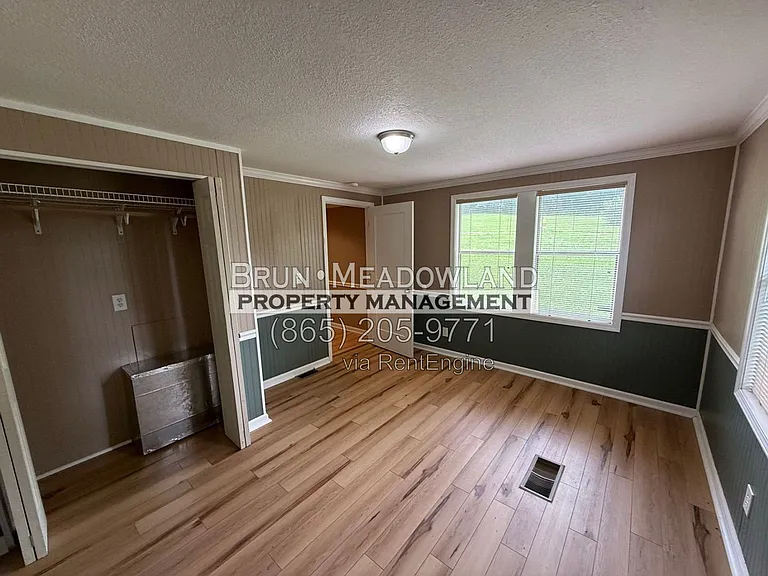 2250 Woodby Ln — Photo 15