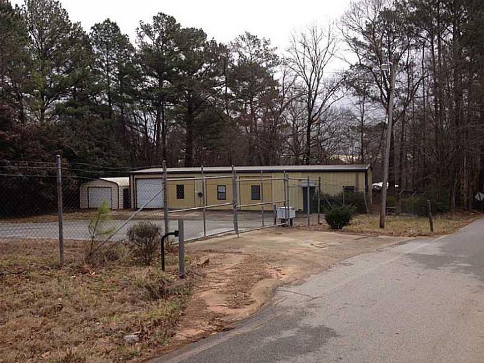 2nd image of 2112 Britt Rd