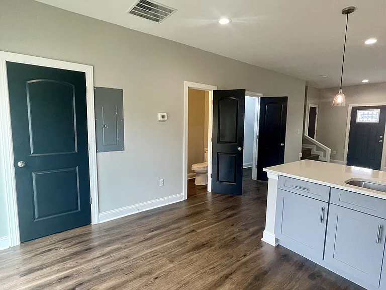 105 Emanuel Ct #1 — Photo 8