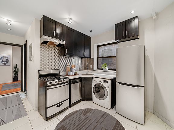4th image of 965 Amsterdam Ave APT 6D