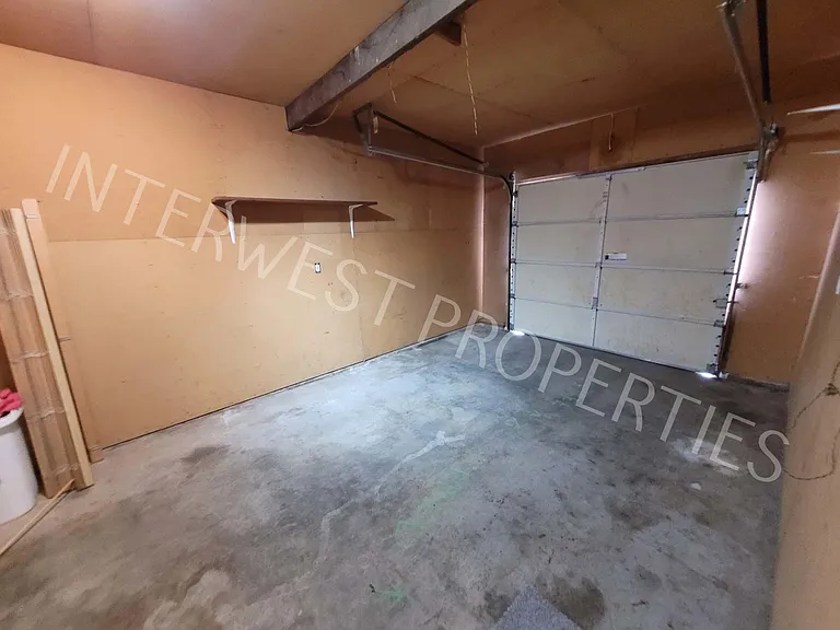 16045 Swan Ave — Photo 12