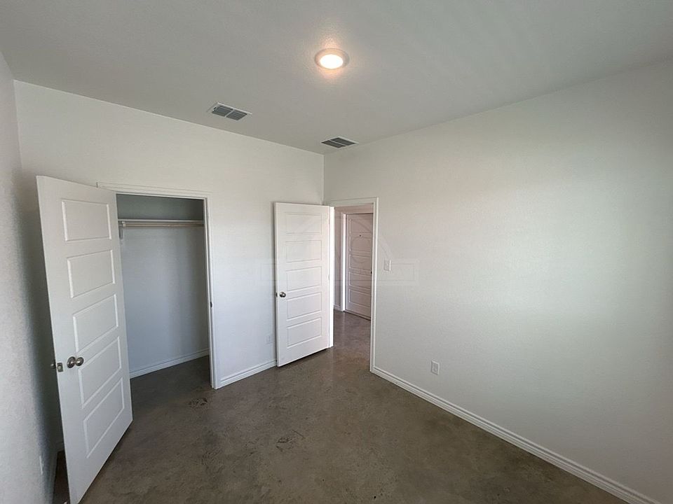 Building Photo 5