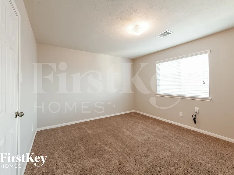 2427 Gianna Way — Photo 12