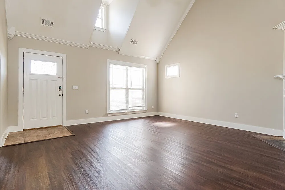 3 bed, 2.0 bath, 1411 sqft, $2,350 — Photo 4