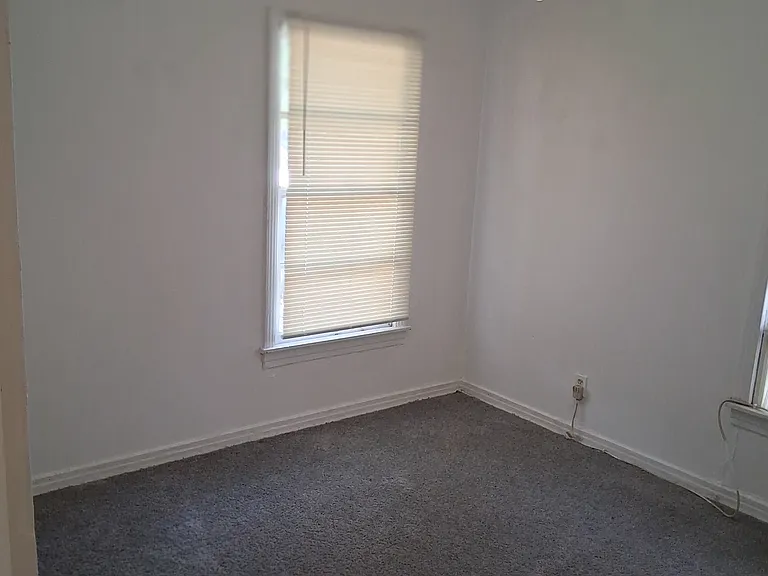 110 E Rogers St — Photo 11