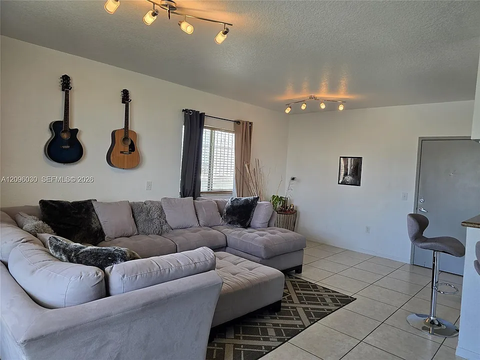 36 NW 6th Ave #709
