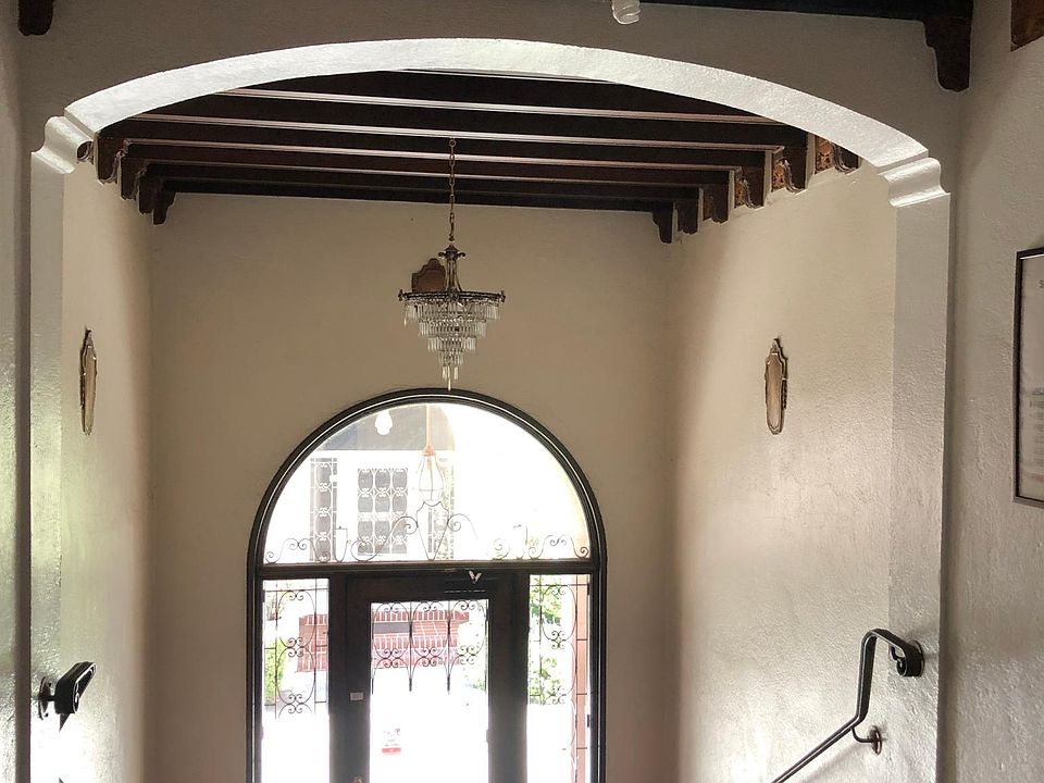 1st image of 2845 Polk St #103