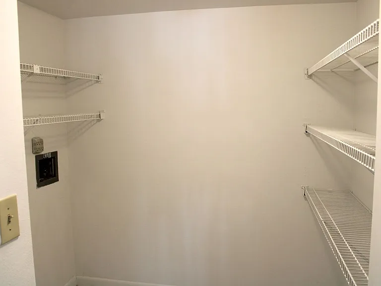 952 Courtyard Ln #12 — Photo 14