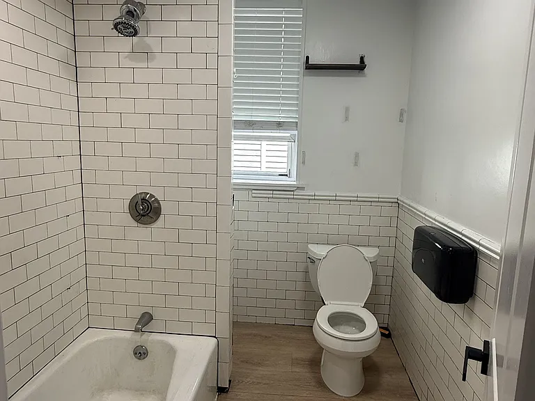 903 Saratoga St #2 — Photo 6