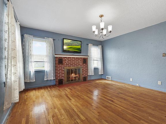 5th image of 431 W Huntington St