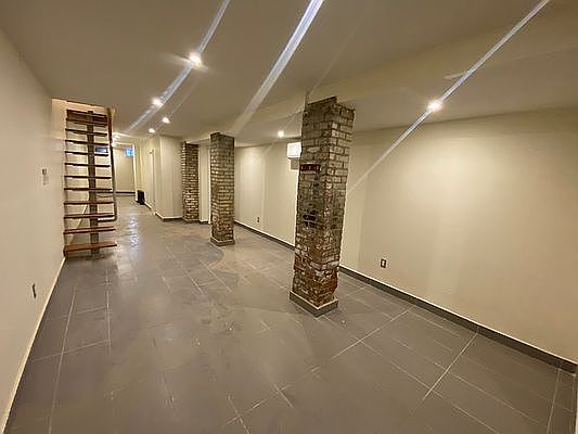 4th image of 246 Stanhope St #1G