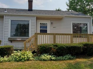 2411 Burrmont Rd, Rockford, IL 61107