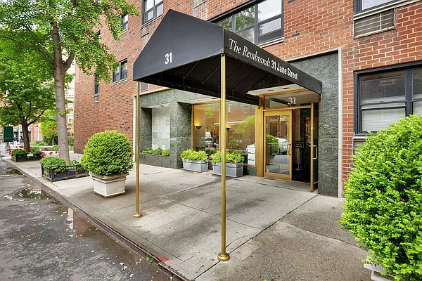 Sold by Cooper & Cooper Real Estate | media 20