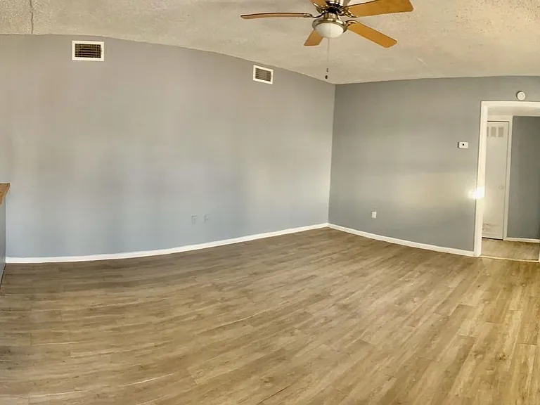 2906 Cornell St — Photo 3