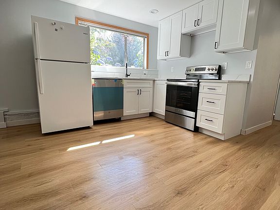 3rd image of 1208 150th Ave SE #2