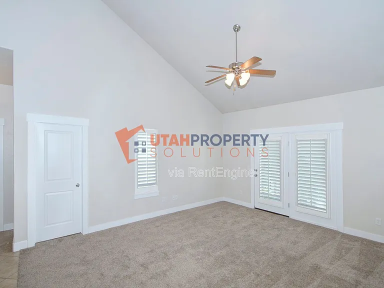 1046 E Quarry View Way — Photo 5