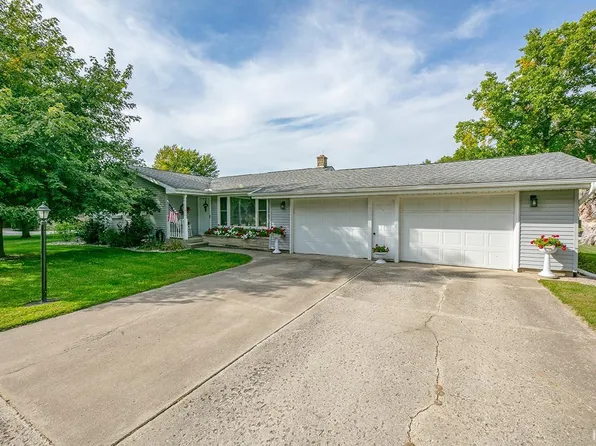 229 W Lincoln St, Millersburg, IN 46543