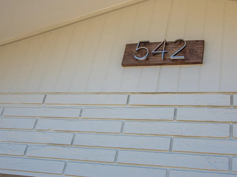 542 59th Way S — Photo 3