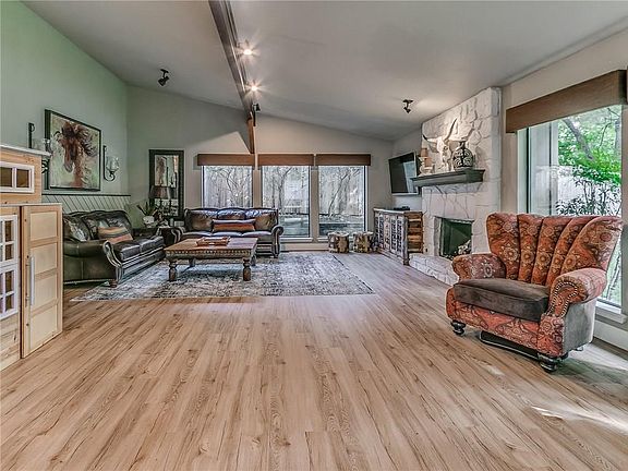 5th image of 2425 Tredington Way