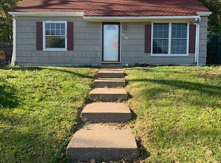 3176 Indian Rd, Davenport, IA 52802