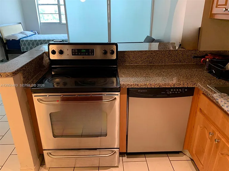 905 Brickell Bay Dr #1523 — Photo 4