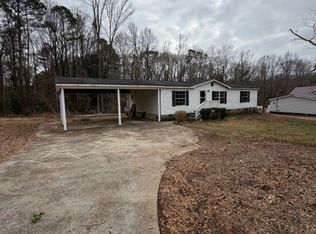 174 Navajo Trl, Bowdon, GA 30108