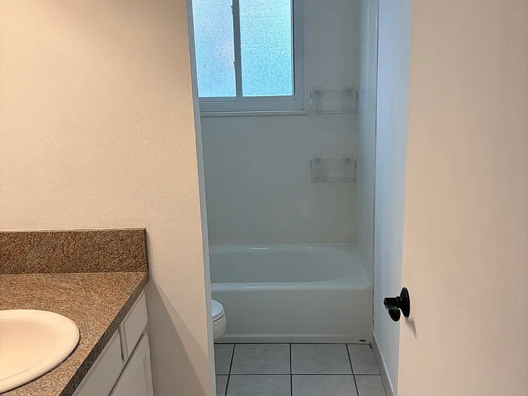 386 S 900W W — Photo 24