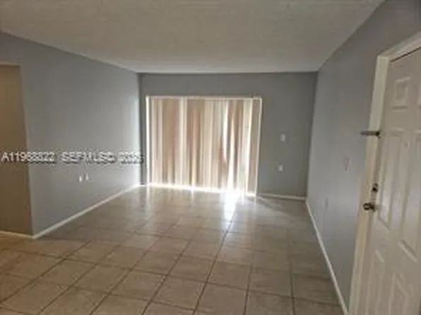 1153 Lake Victoria Dr APT J, Royal Palm Beach, FL 33411