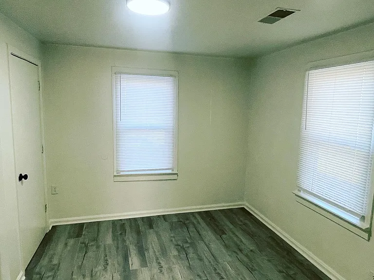 800 Sanderson Dr — Photo 8
