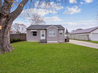 2615 W 9th St, Waterloo, IA 50702