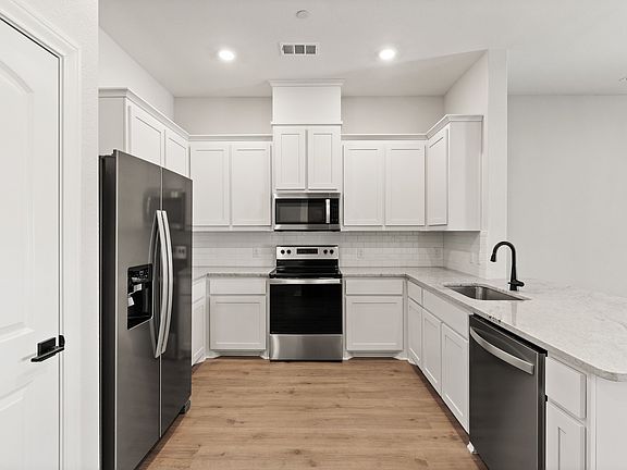 2nd image of 760 Carson Ln