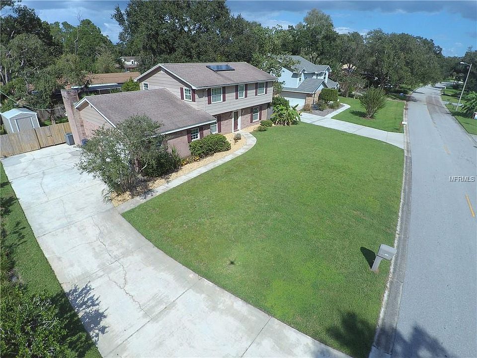 1st image of 806 Bannockburn Ave
