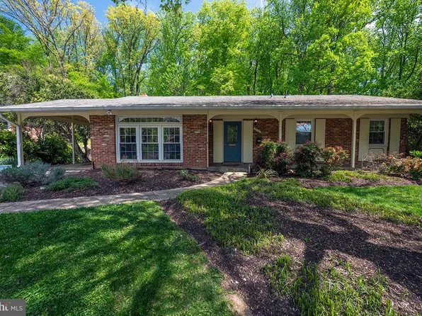 6538 Renwood Ln, Annandale, VA 22003