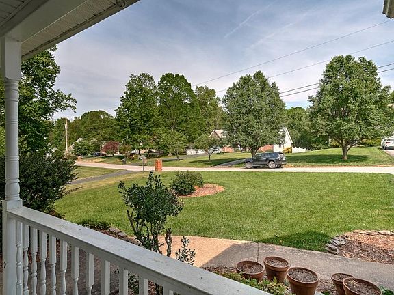 5th image of 117 Hillview Ct
