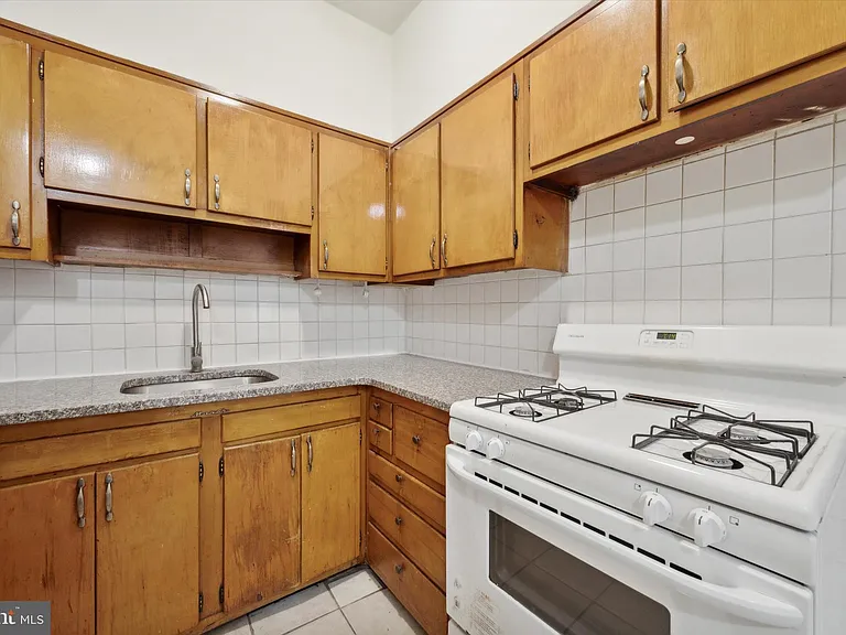 1817 Spruce St #1R — Photo 6