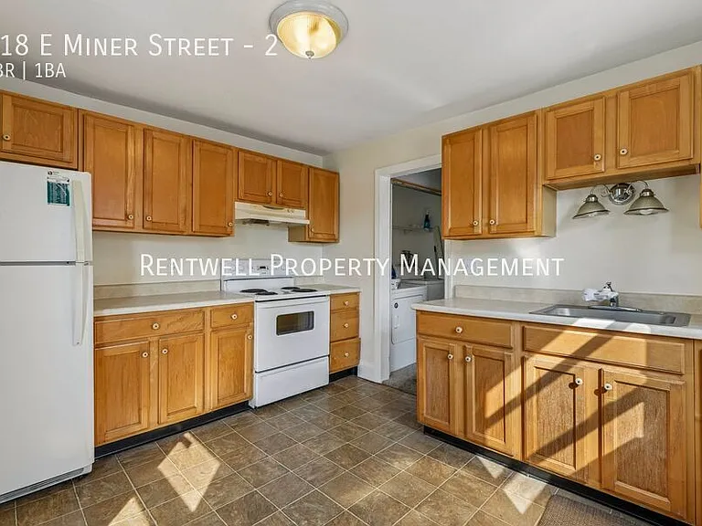 118 E Miner St #2 — Photo 3