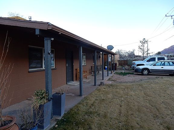 3rd image of 2881 S Desert Rd