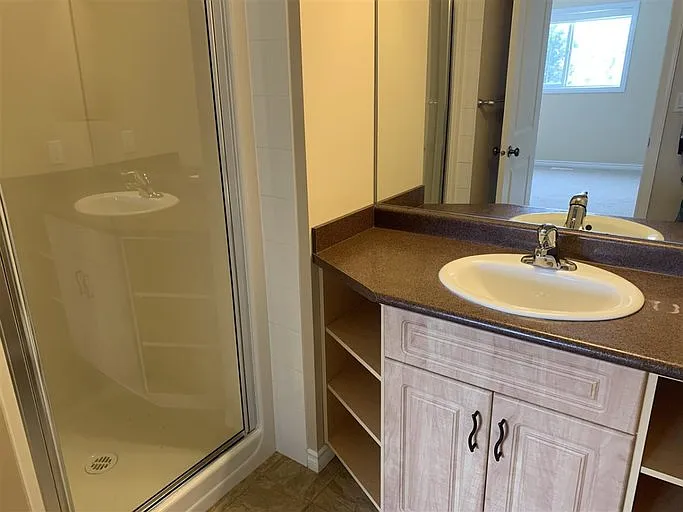 15 Woodsmere Close #1A — Photo 10