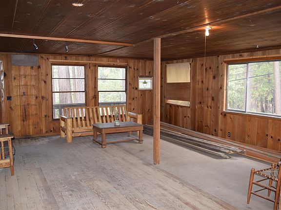 4th image of 18895 Sequoia Ln