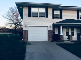 1424 SE Henley Ct, Blue Springs, MO 64014